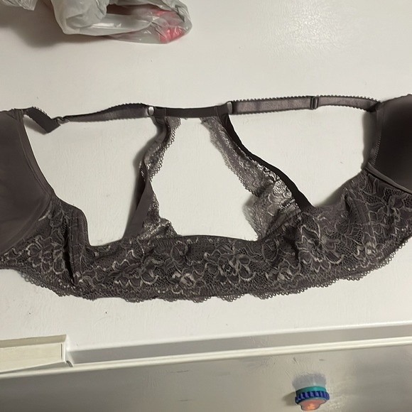 Purple front closure bra - Picture 2 of 4